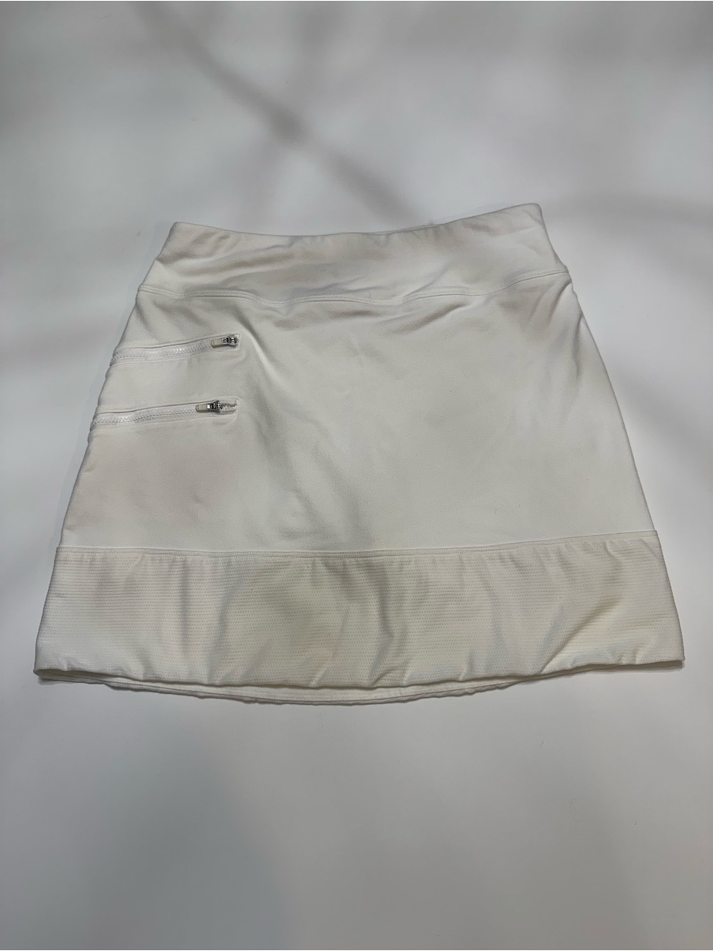 Athleta Cream High-Rise Mini Skort with Side Accent Buttons size xs - Picture 2 of 9
